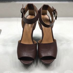 Nine West brown 4” wedges